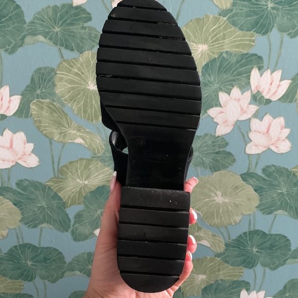 Chunky sandals 🖤 - Picture 5 of 5